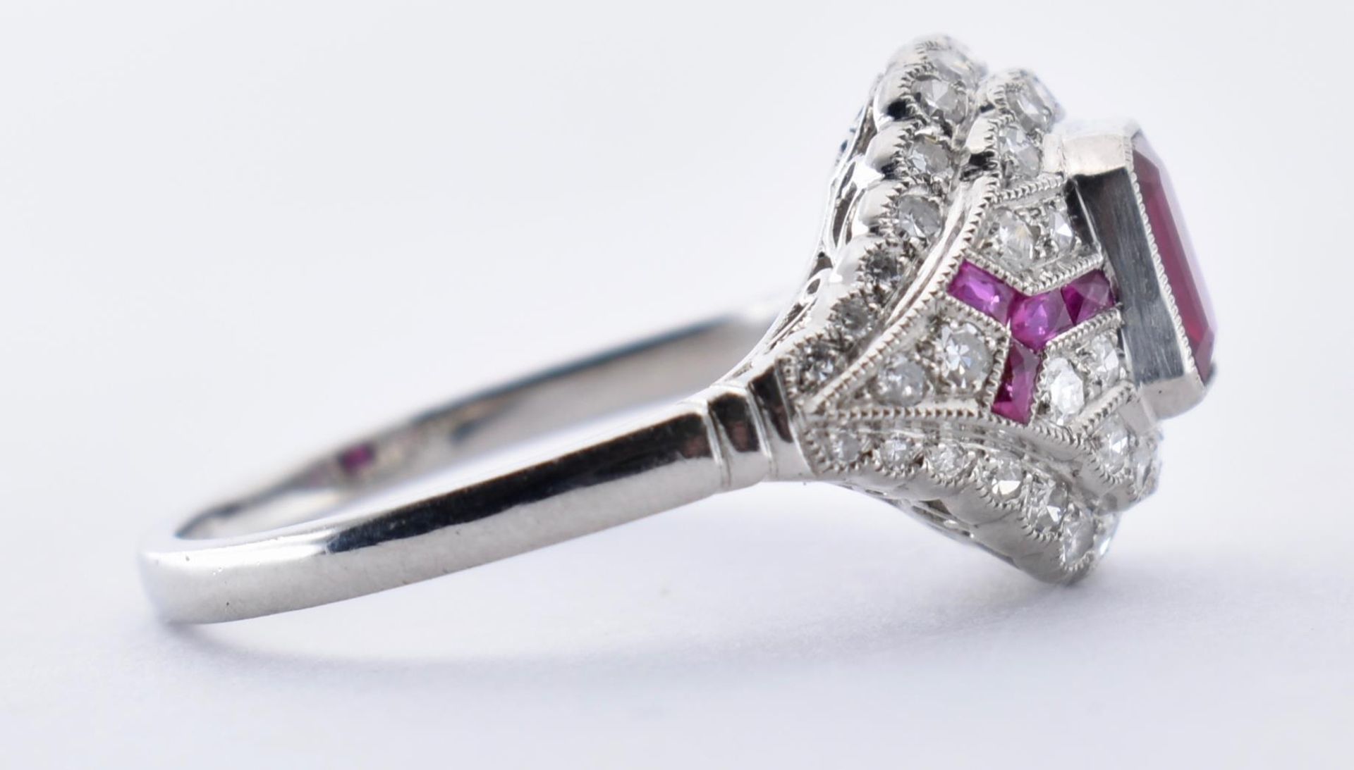 18CT WHITE GOLD RUBY AND DIAMOND CLUSTER RING - Image 4 of 4