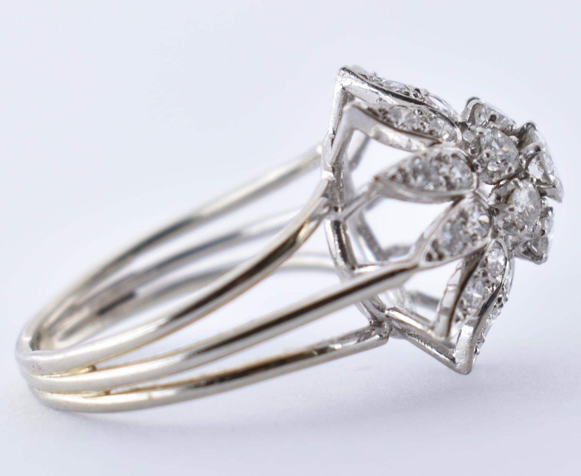 FRENCH WHITE GOLD & DIAMOND CLUSTER RING - Image 8 of 8