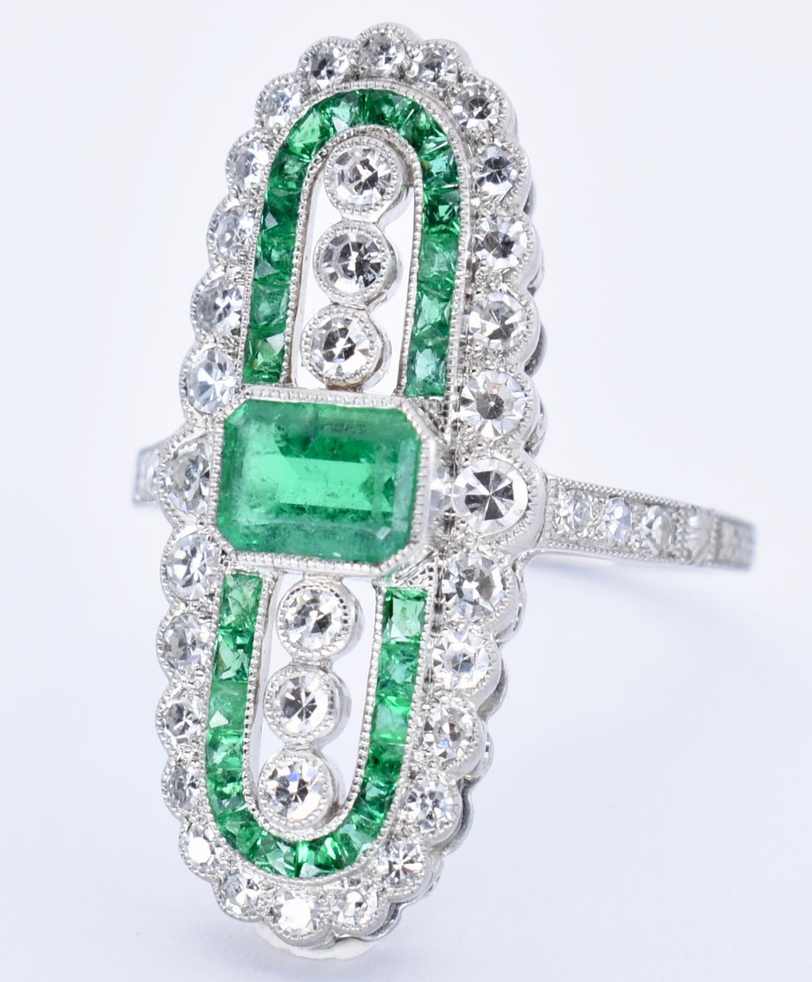 PLATINUM EMERALD & DIAMOND PANEL RING - Image 4 of 9