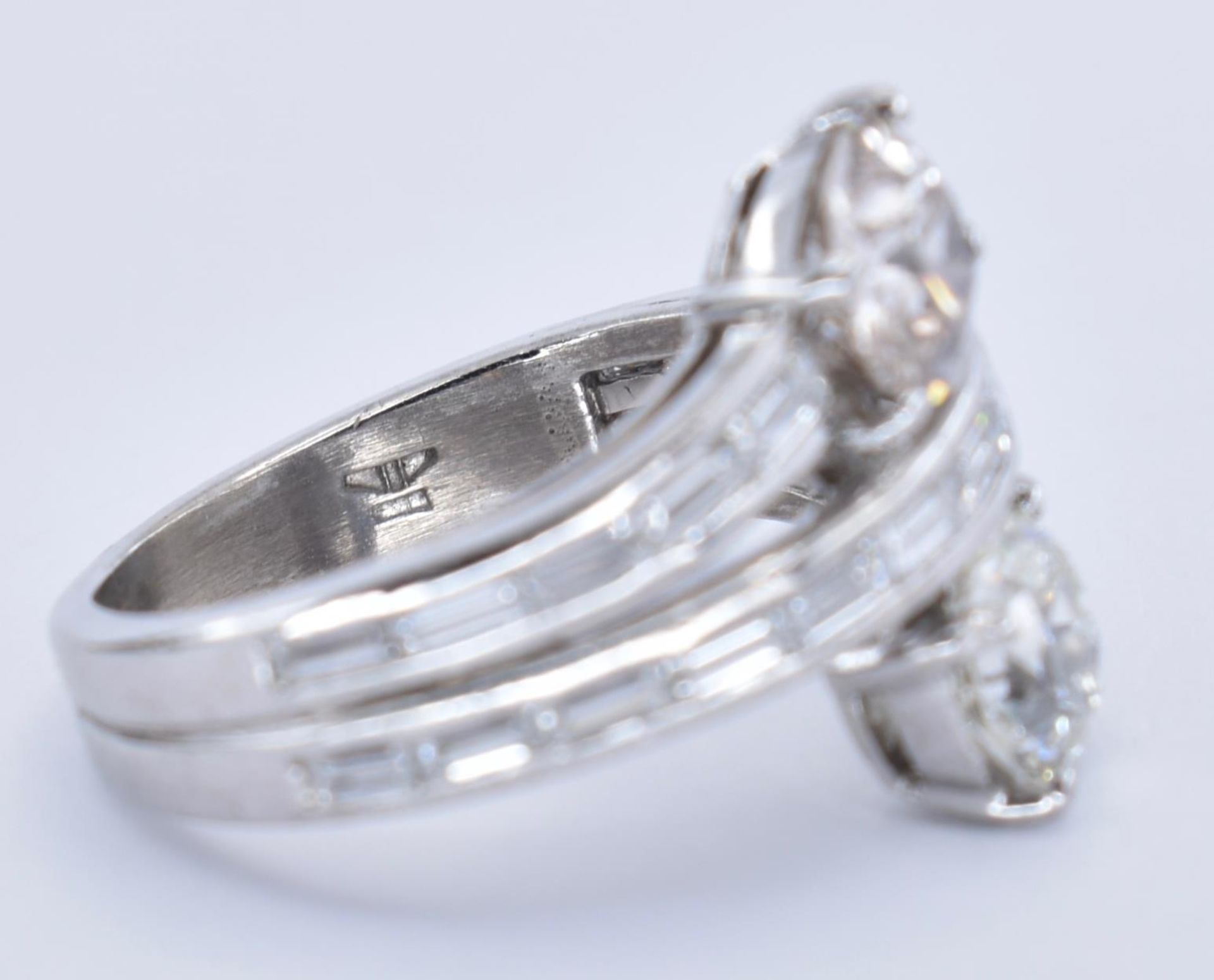 ART DECO PLATINUM AND DIAMOND 2 STONE CROSSOVER RING - Image 5 of 6