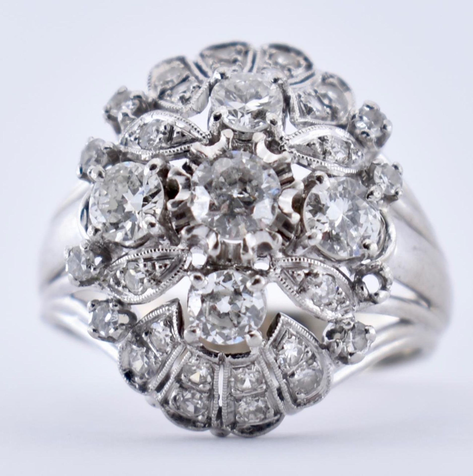 18CT GOLD & PLATINUM DIAMOND CLUSTER RING