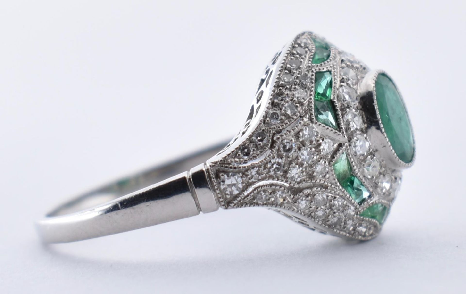 18CT WHITE GOLD, EMERALD AND DIAMOND RING - Image 4 of 6