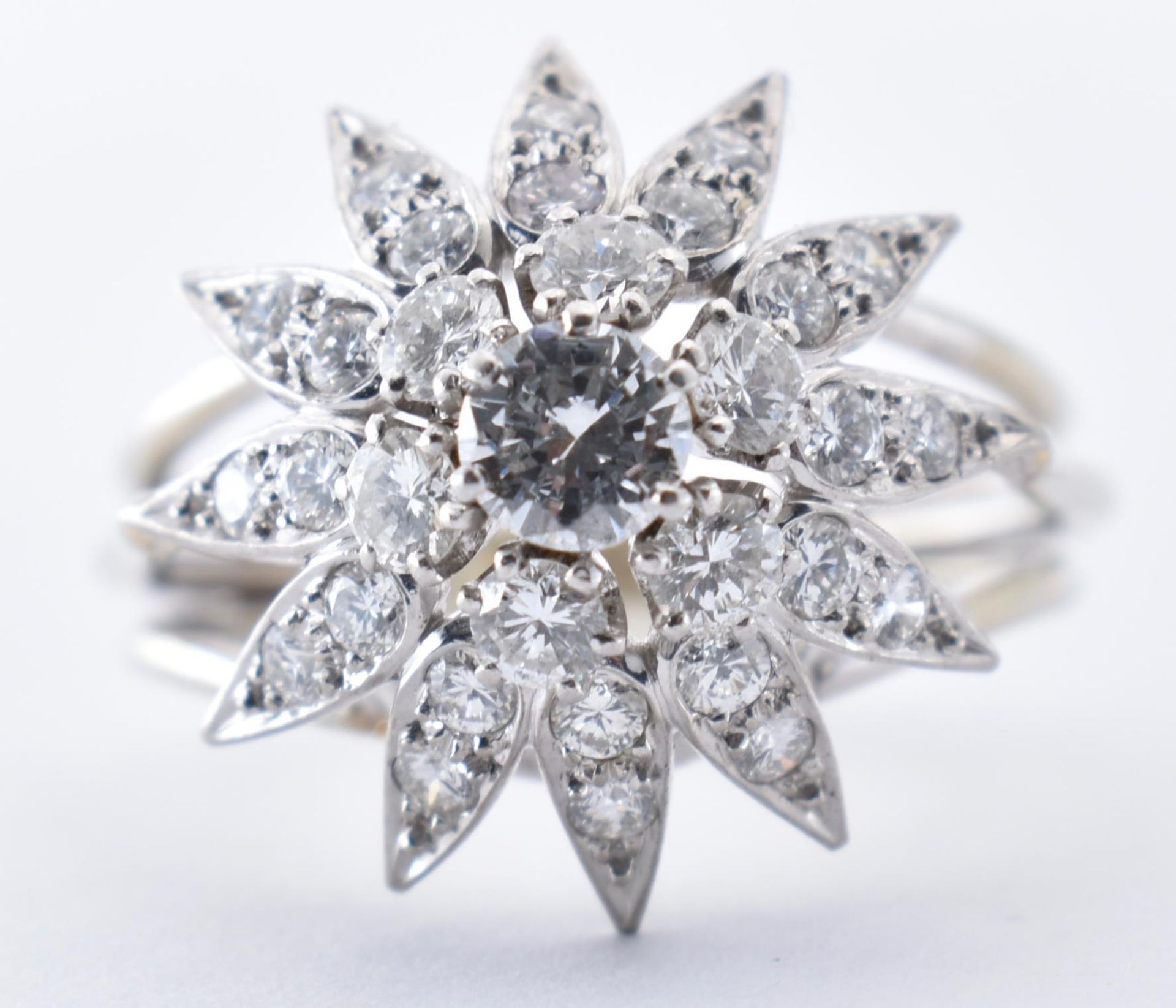 FRENCH WHITE GOLD & DIAMOND CLUSTER RING - Image 6 of 8