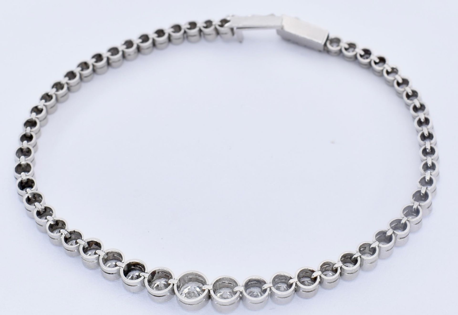 PLATINUM & DIAMOND TENNIS BRACELET - Image 3 of 6