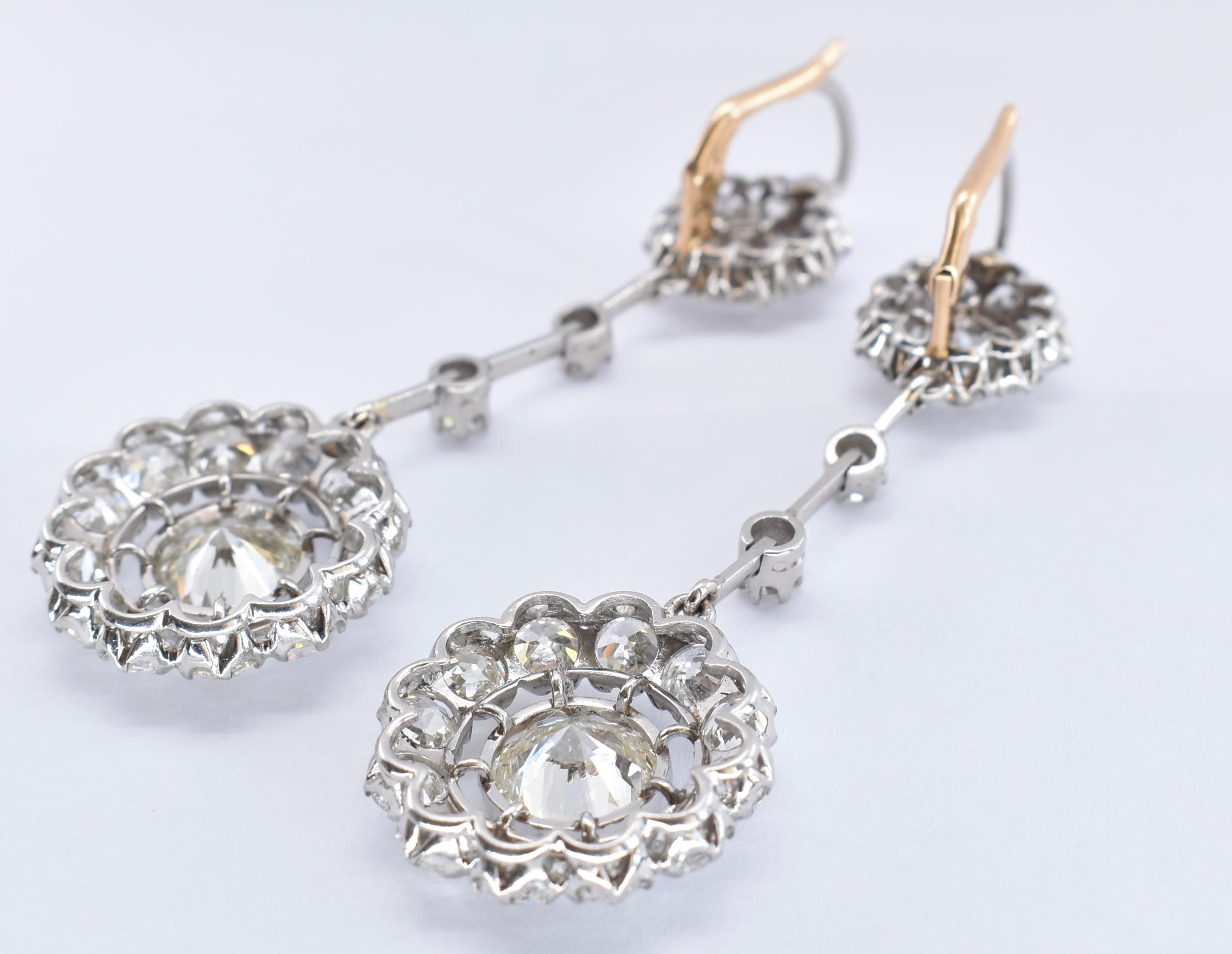 18CT GOLD PLATINUM DIAMOND DROP CLUSTER EARRINGS - Image 6 of 6