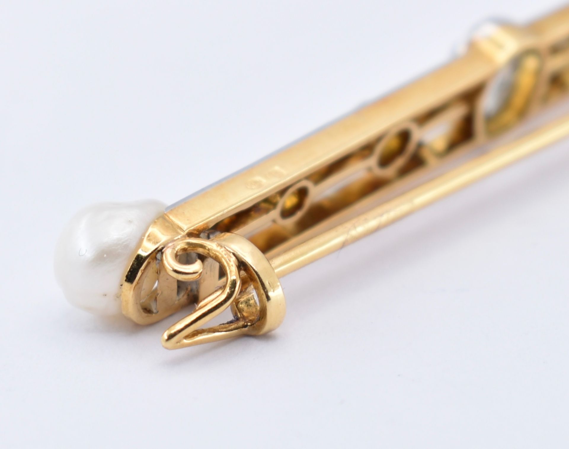 FRENCH 18CT GOLD PLATINUM PEARL DIAMOND BAR BROOCH - Image 4 of 5