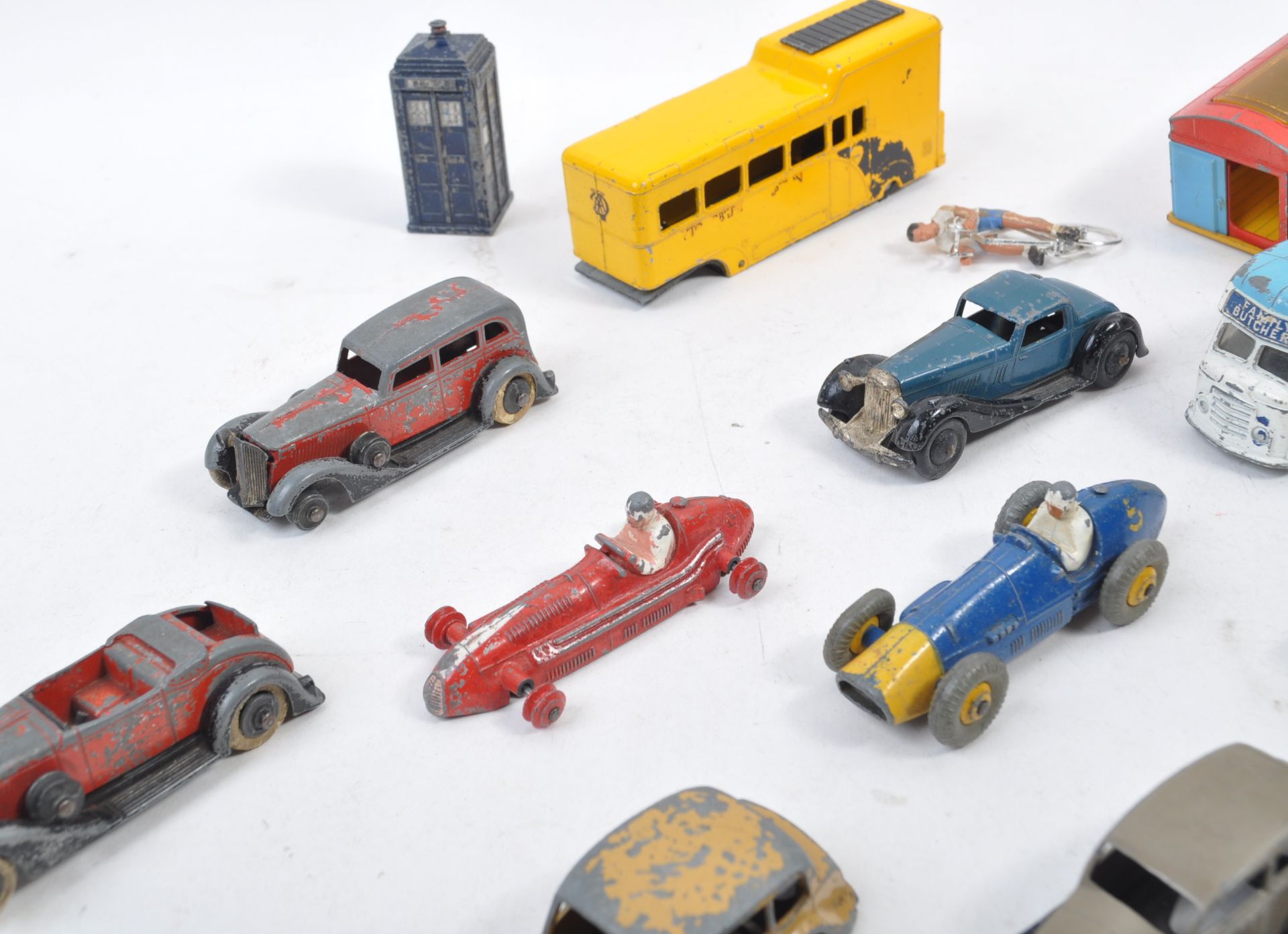 COLLECTION OF ASSORTED VINTAGE DRINKY & CORGI TOYS DIECAST - Bild 21 aus 28