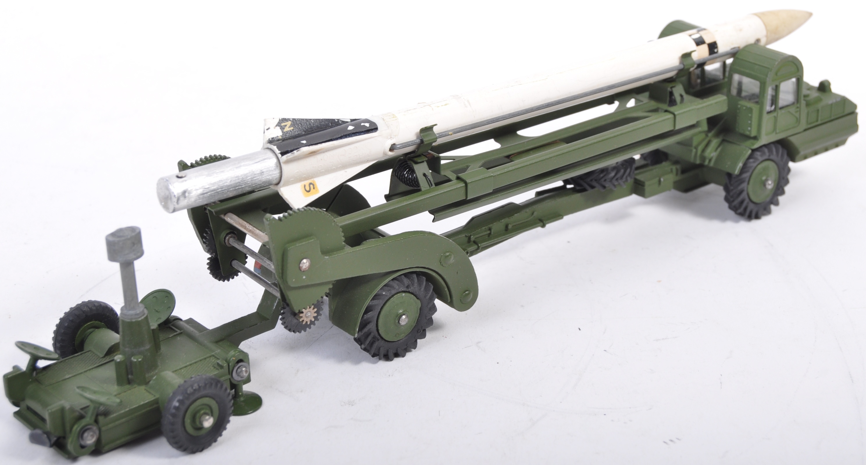 VINTAGE DINKY SUPERTOYS DIECAST MISSILE ERECTING VEHICLE - Image 3 of 5