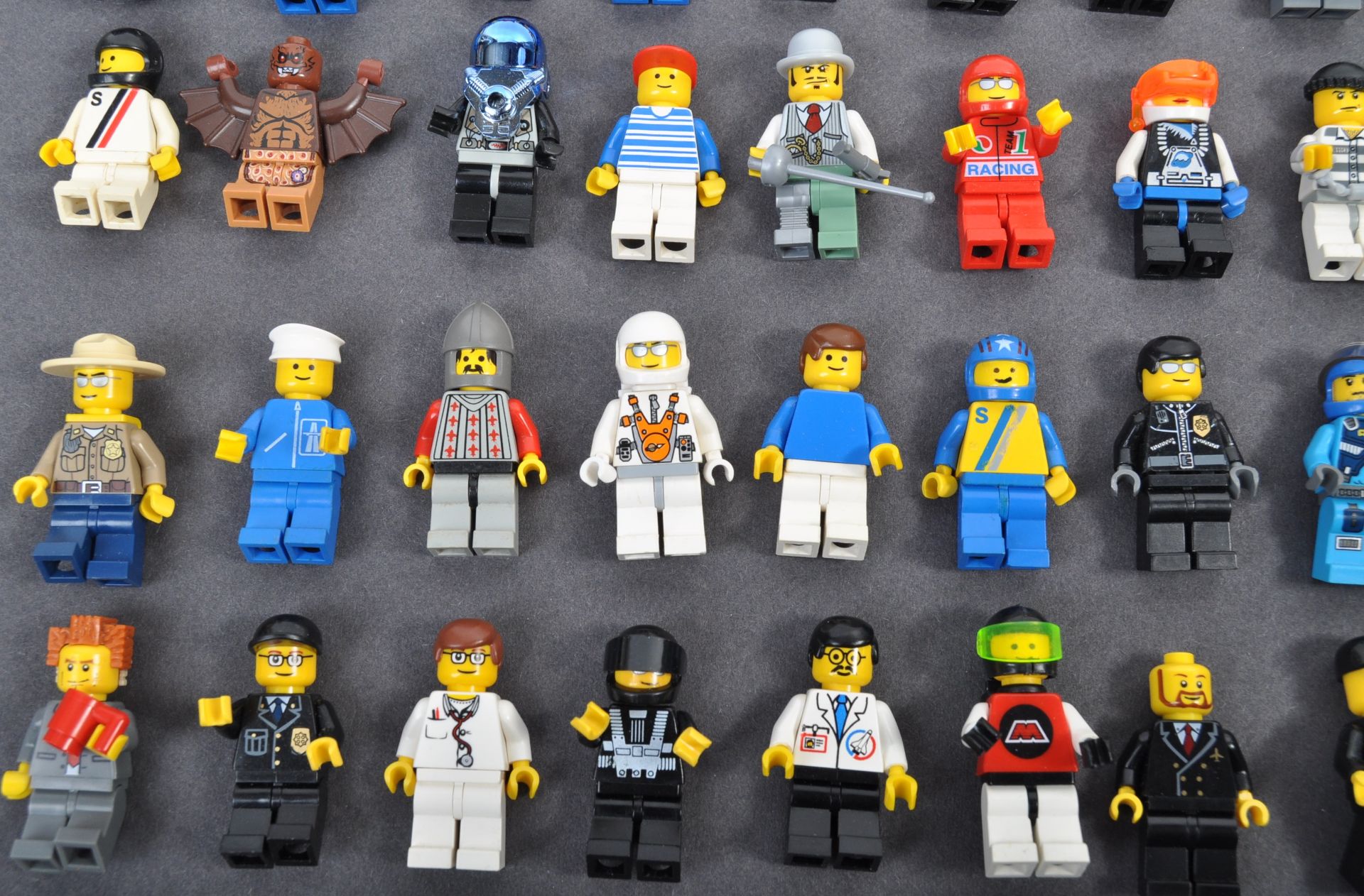 LEGO - LARGE COLLECTION OF LEGO MINIFIGURES - Bild 5 aus 6