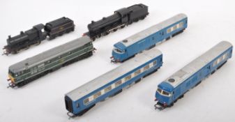 COLLECTION OF ASSORTED TRIANG HORNBY 00 GAUGE LOCOMOTIVES