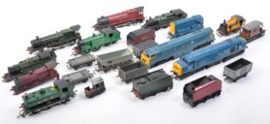 COLLECTION OF ASSORTED 00 GAUGE TRAINSET LOCOS & ROLLING STOCK