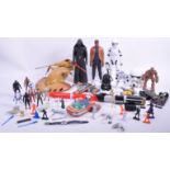 LARGE COLLECTION OF ASSORTED STAR WARS FIGURES AND PLAYSETS