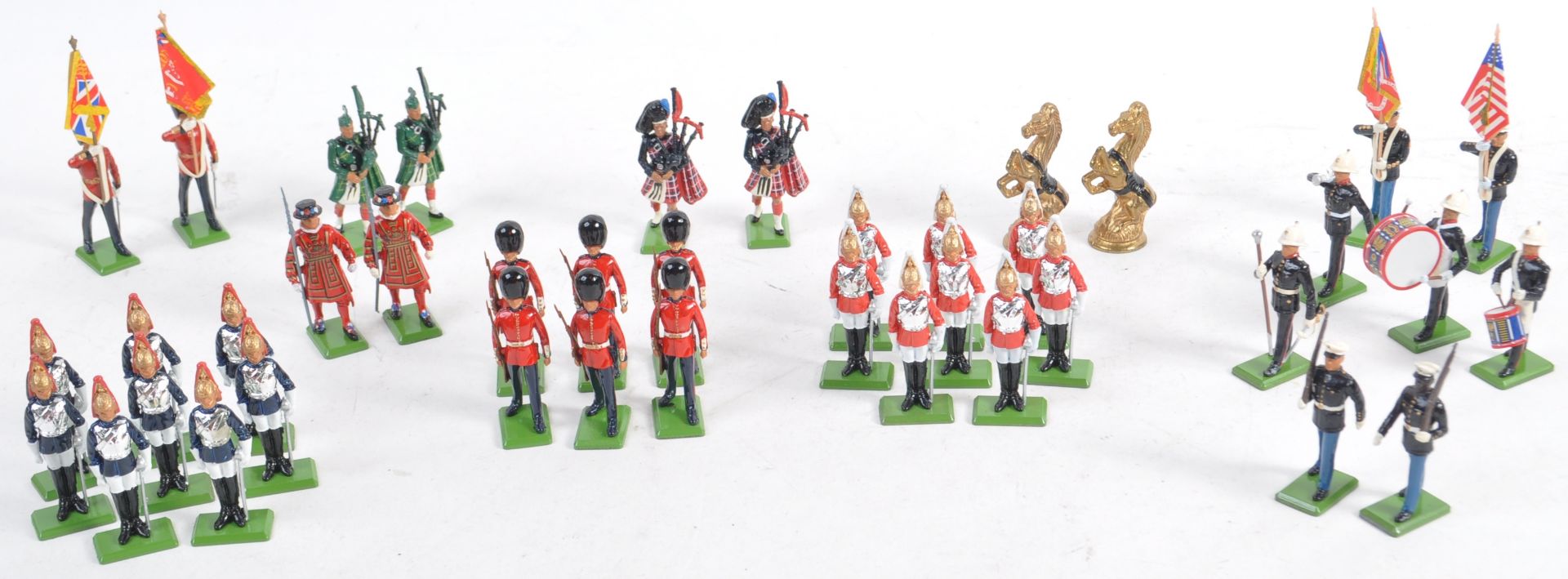 COLLECTION OF VINTAGE BRITAINS MODEL SOLDIERS - Bild 2 aus 20