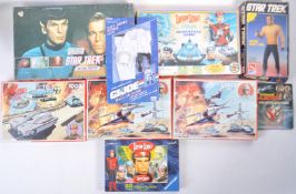 COLLECTIION OF ASSORTED VINTAGE TV AND FILM TOYS & GAMES