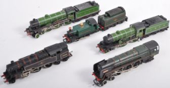 COLLECTION OF ASSORTED HORNBY 00 GAUGE LOCOMOTIVE & TENDERS