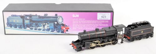 ORIGINAL DJH MADE 00 GAUGE MODEL RAILWAY TRAINSET LOCOMOTIVE