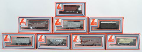 COLLECTION OF X8 LIMA 00 GAUGE MODEL RAILWAY ROLLING STOCK