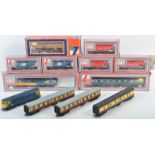 COLLECTION OF ASSORTED LIMA & MAINLINE TRAINSET CARRIAGES