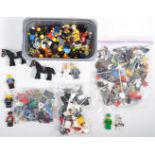 LARGE COLLECTION OF ASSORTED LEGO MINIFIGURES & ACCESSORIES