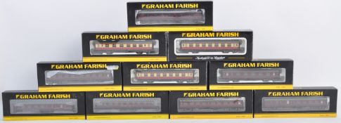 COLLECTION OF GRAHAM FARISH N GAUGE TRAINSET PULLMAN CARRIAGES