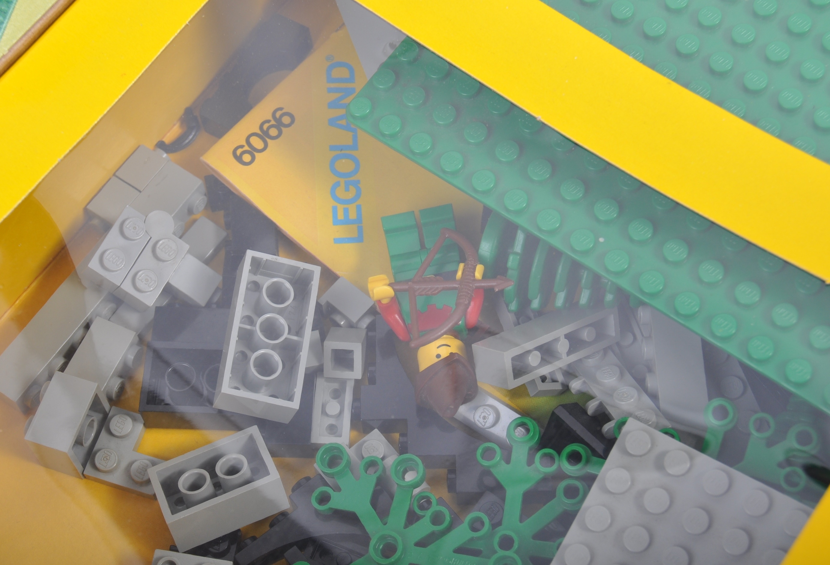 LEGOSET - LEGOLAND - 6066 - CAMOFLAGUED OUTPOST - Image 4 of 5