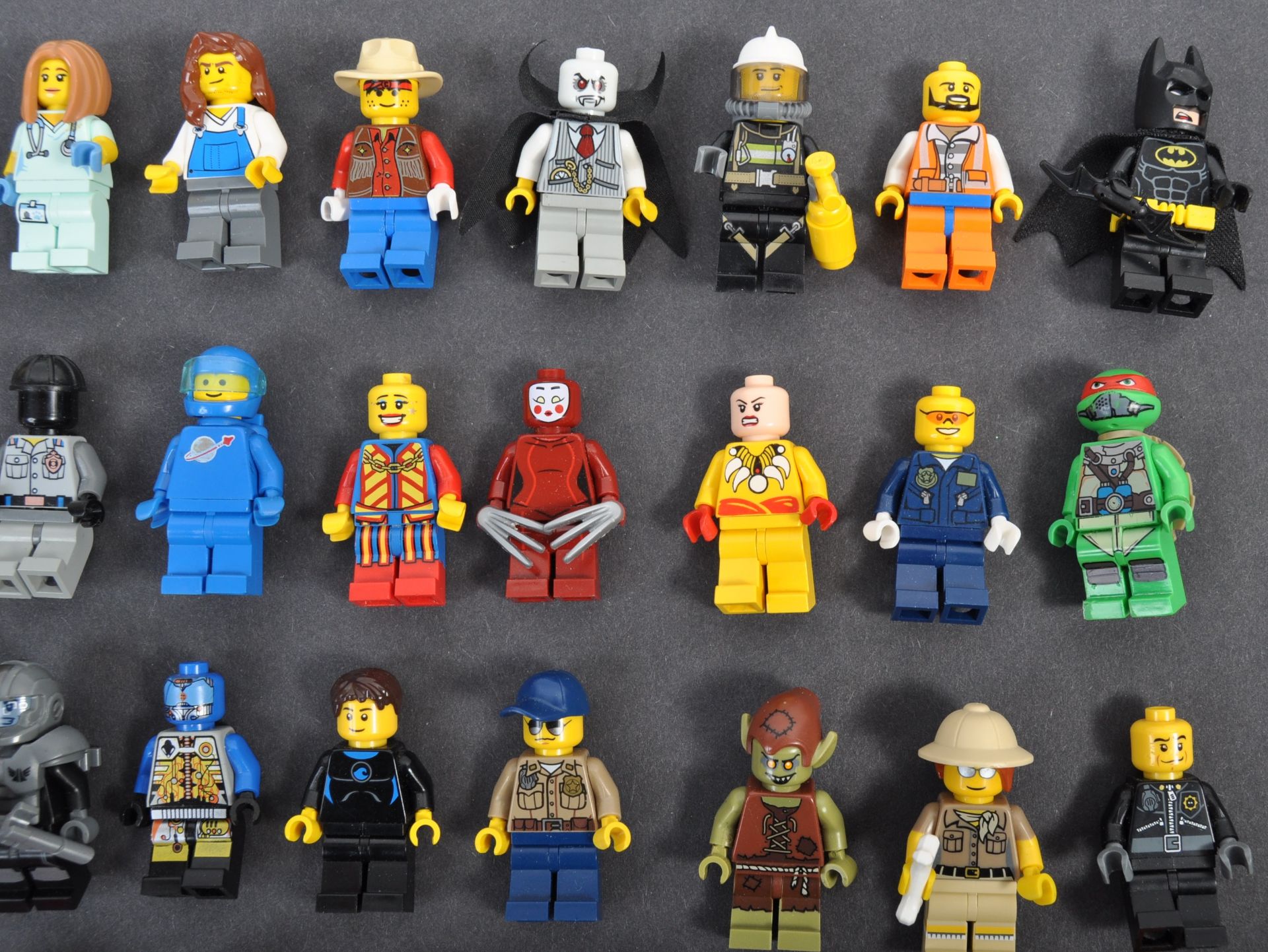 LEGO - LARGE COLLECTION OF LEGO MINIFIGURES - Bild 3 aus 6