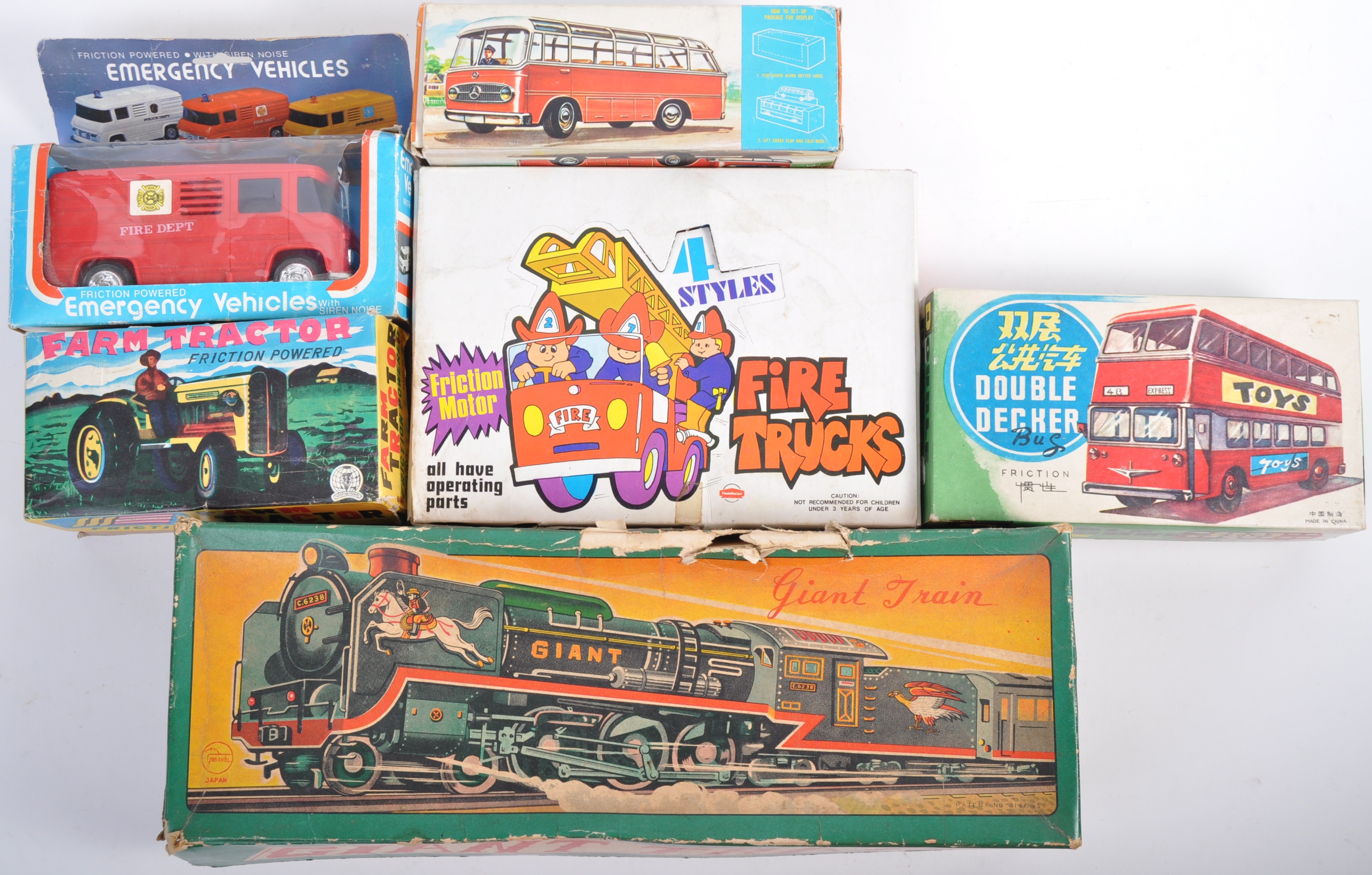 COLLECTION OF ASSORTED TINPLATE AND PLASTIC MODEL VEHICLES