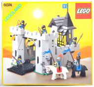 LEGO SET - LEGOLAND - 6074 - BLACK FALCONS FORTRESS