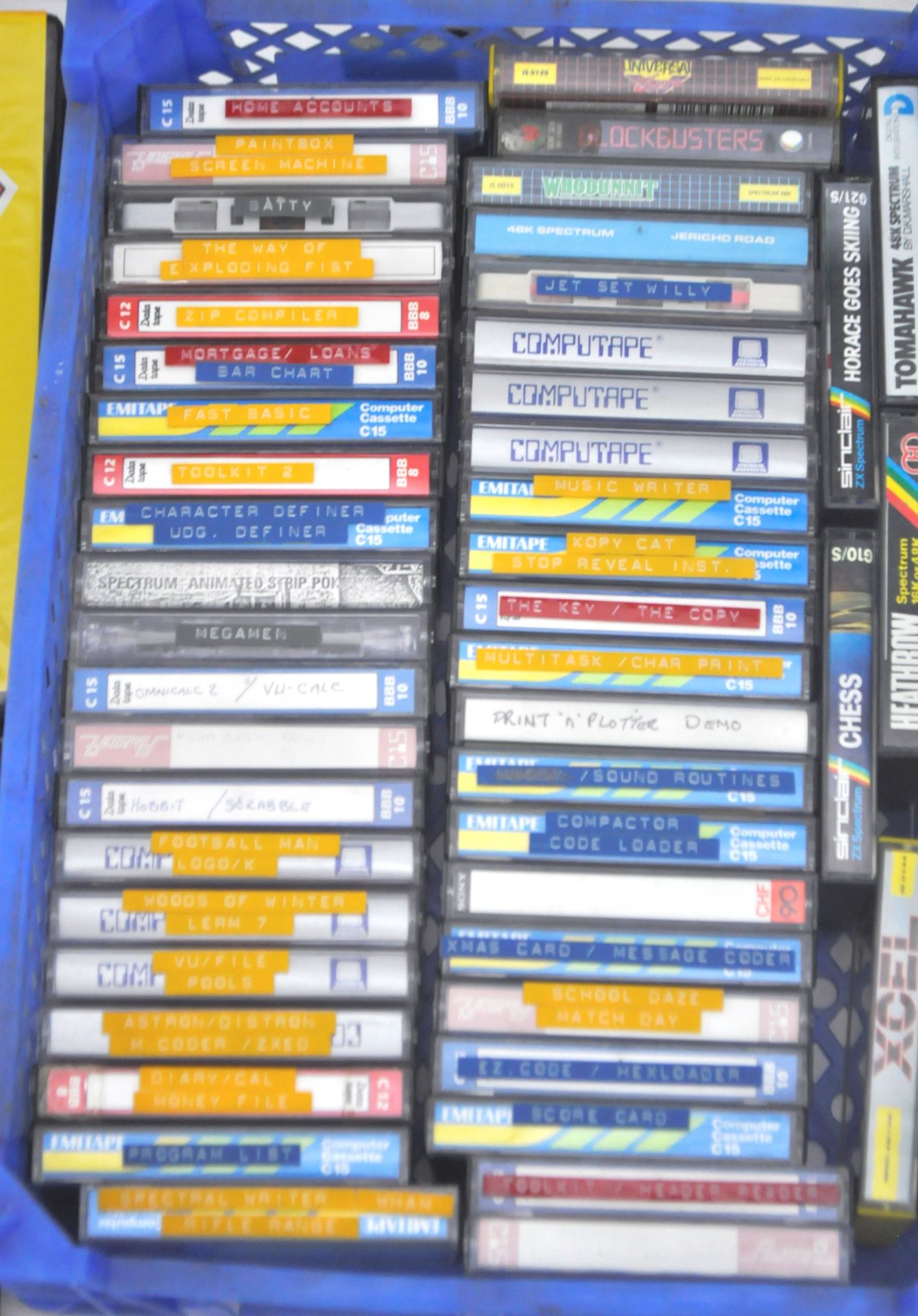 LARGE COLLECTION OF ZX SPECTRUM RELATED ITEMS - Bild 7 aus 8