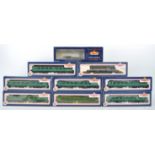 COLLECTION OF X9 BACHMANN 00 GAUGE TRAINSET CARRIAGES