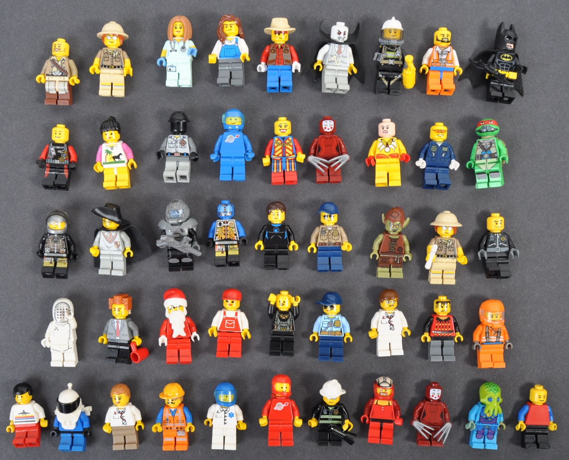 LEGO - LARGE COLLECTION OF LEGO MINIFIGURES