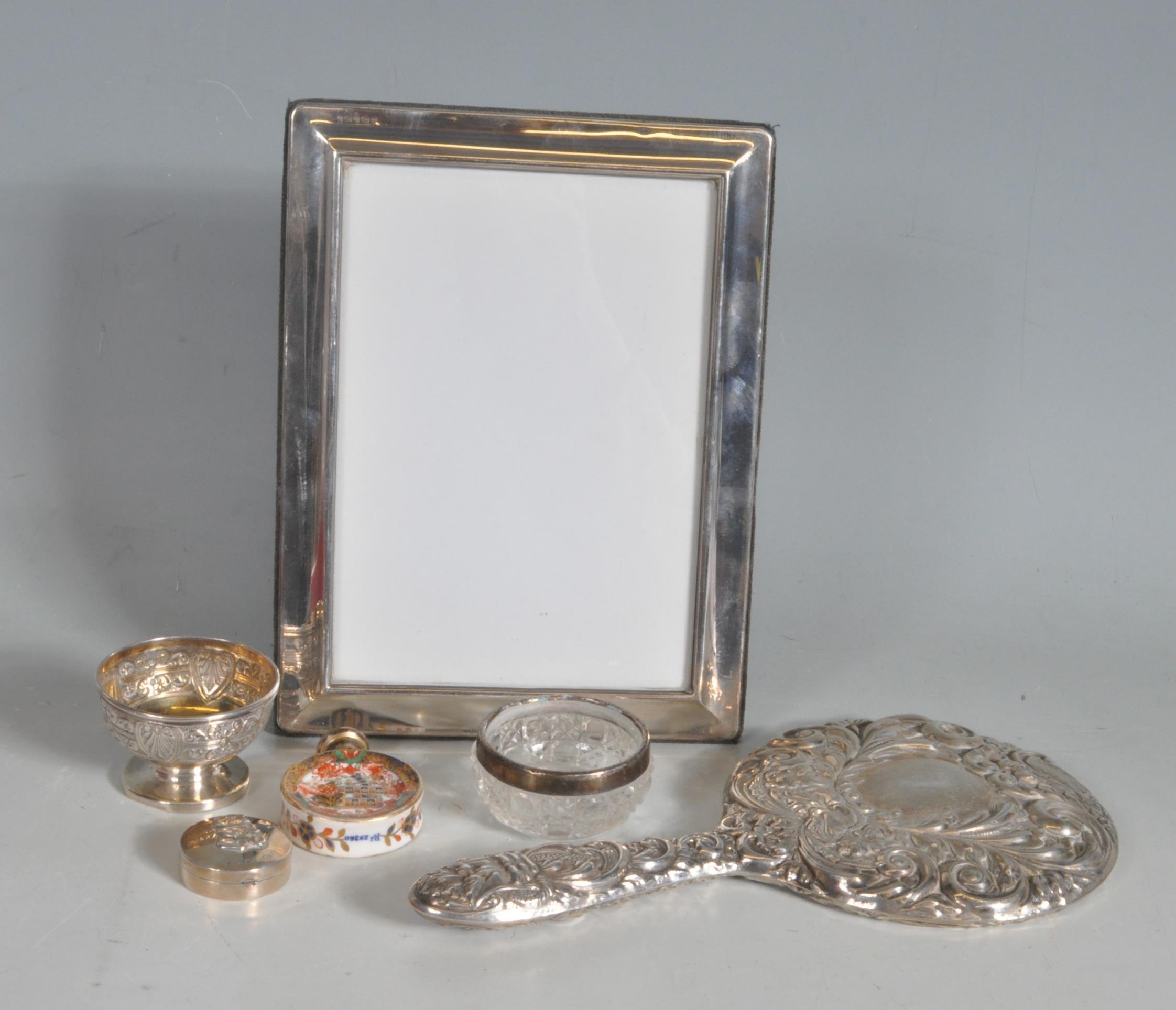 COLLECTION OF ANTIQUE AND LATER HALLMARKED STERLING SILVER ITEMS