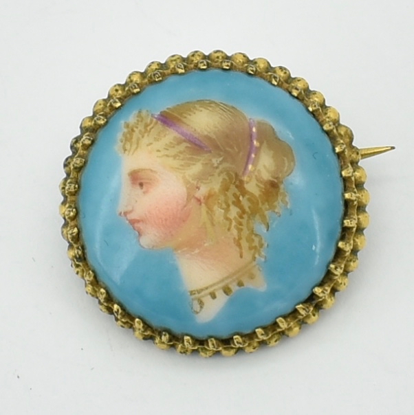 ANTIQUE MOP ENAMEL PORTRAIT BRACELET EARRING BROOCH PARURE - Image 4 of 13