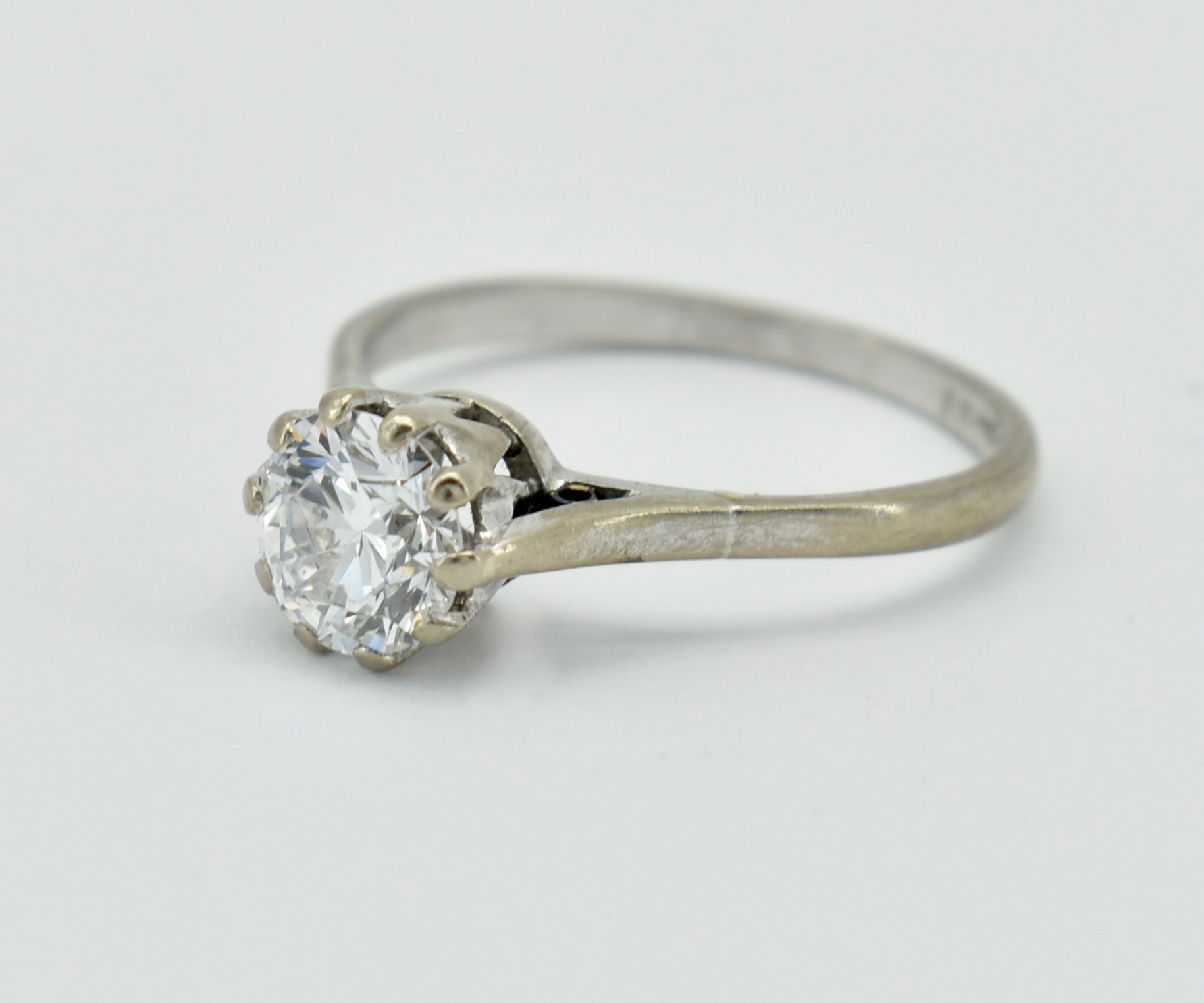 18CT WHITE GOLD AND DIAMOND SOLITAIRE RING - Image 4 of 4