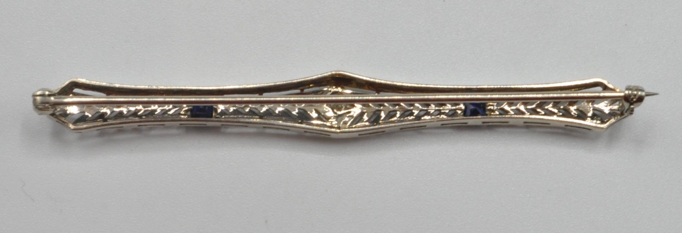 ANTIQUE WHITE GOLD DIAMOND AND SAPPHIRE BAR BROOCH - Image 6 of 6