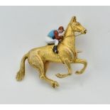 9CT GOLD & ENAMEL HORSE RACING JOCKEY / HORSE BROOCH