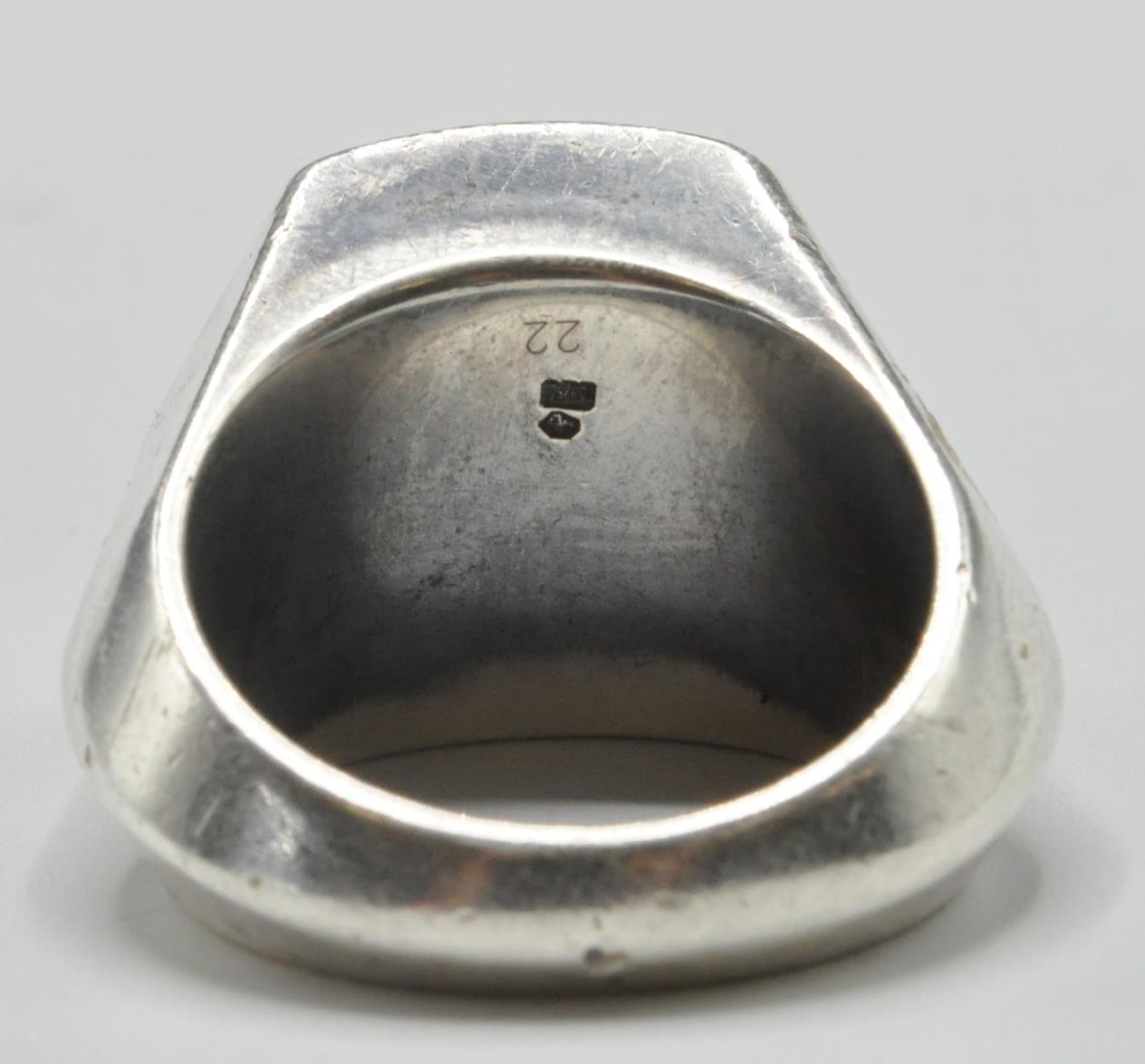 GENTLEMEN'S SILVER GUCCI MADE RING - Image 4 of 7