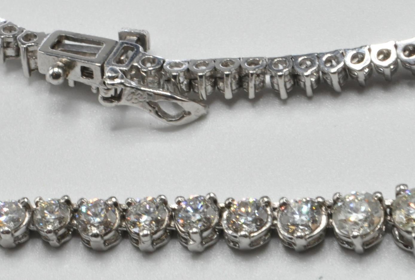 14CT WHITE GOLD AND DIAMOND COLLAR NECKLACE - Image 6 of 10