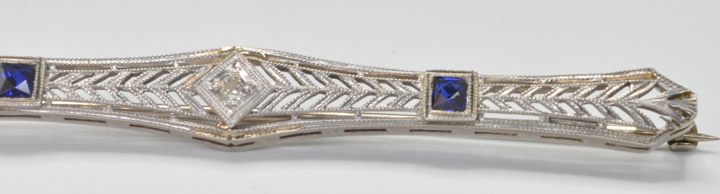ANTIQUE WHITE GOLD DIAMOND AND SAPPHIRE BAR BROOCH - Image 3 of 6
