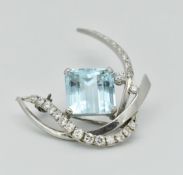 PLATINUM AQUAMARINE & DIAMOND BROOCH PIN CLIP