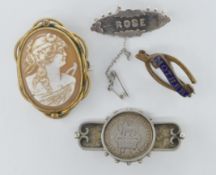 GROUP OF FOUR VICTORIAN BROOCHES INCLUDING GEORGE IV SHILLING