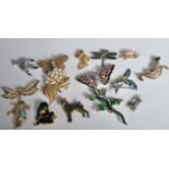 FIFTEEN VARIOUS VINTAGE ANIMAL BROOCHES