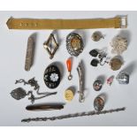 GROUP OF ANTIQUE AND LATER JEWELLERY