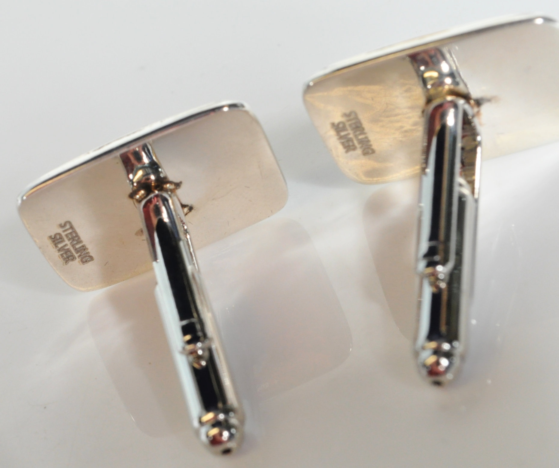 PAIR OF STAMPED STERLING SILVER MEN'S CUFFLINKS. - Image 5 of 6