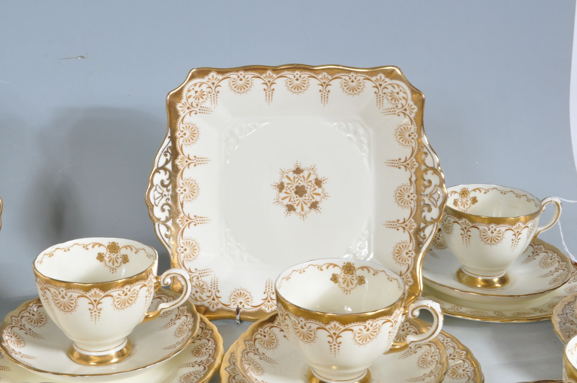 11 PERSON TEA SET BY TUSCAN CHINA IN PLANT PATTERN - Image 7 of 10