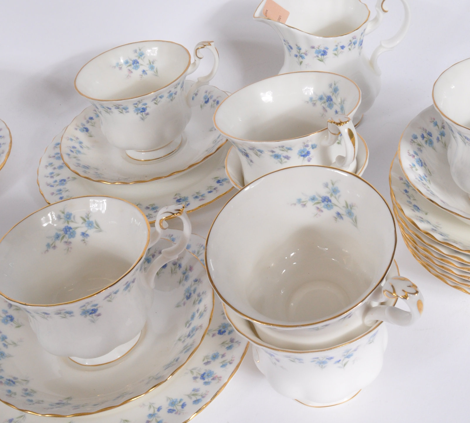 ROYAL ALBERT MEMORY LANE TEA SERVICE - Image 4 of 11