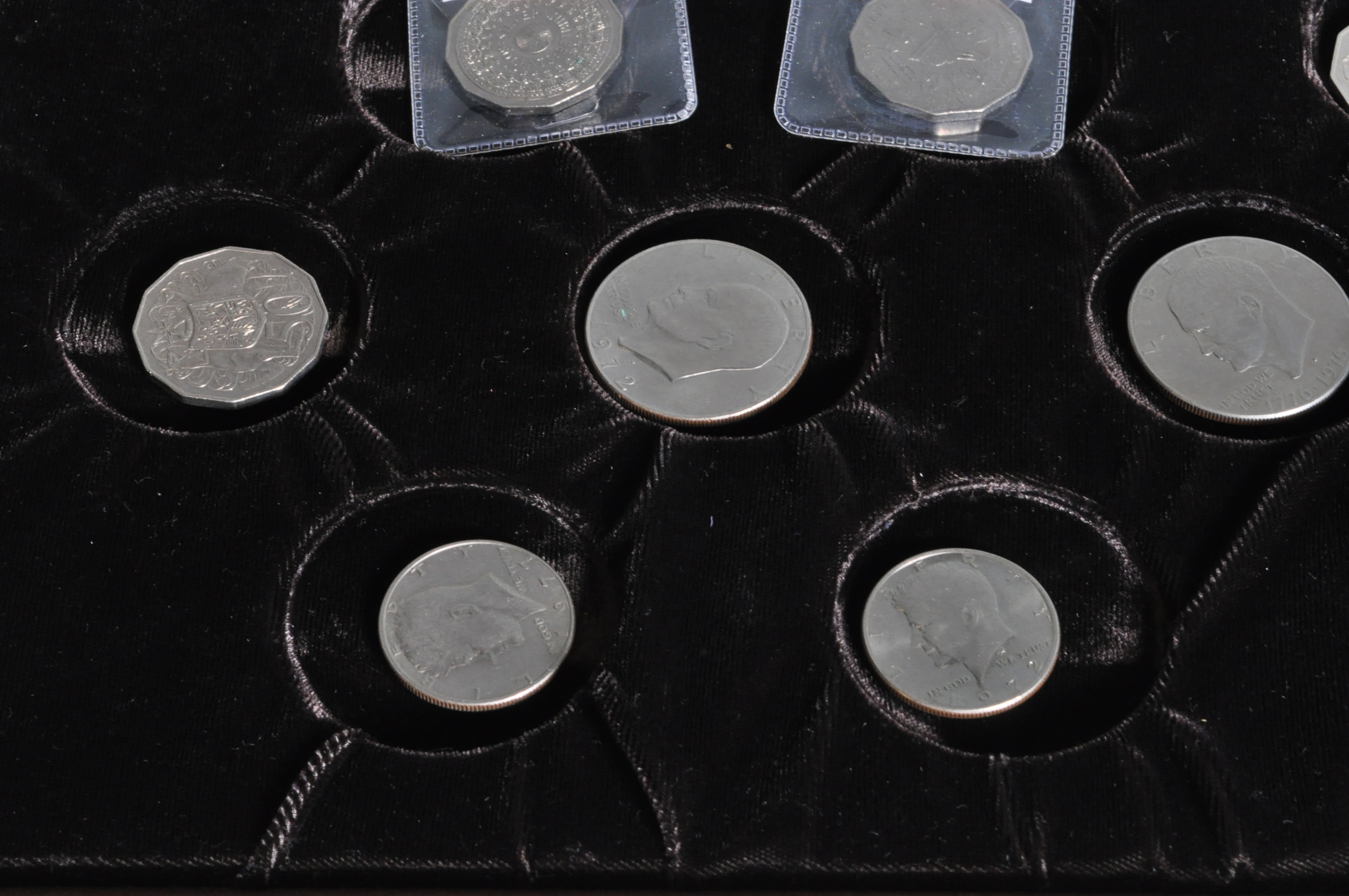 COLLECTION OF COINS AND MEDALS IN A WOODEN BOX - Image 9 of 11