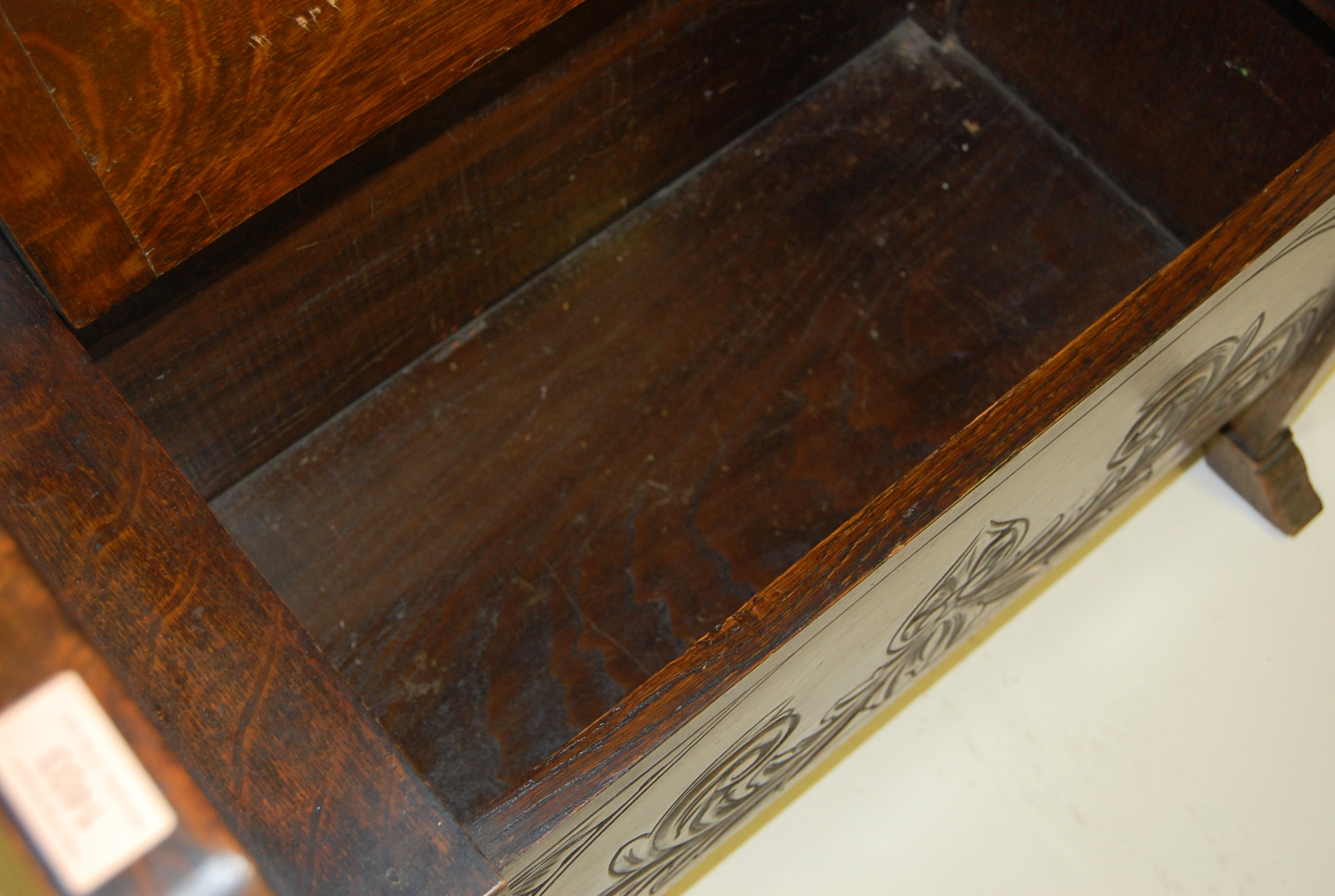 20TH CENTURY OAK MONKS BENCH - Image 6 of 6