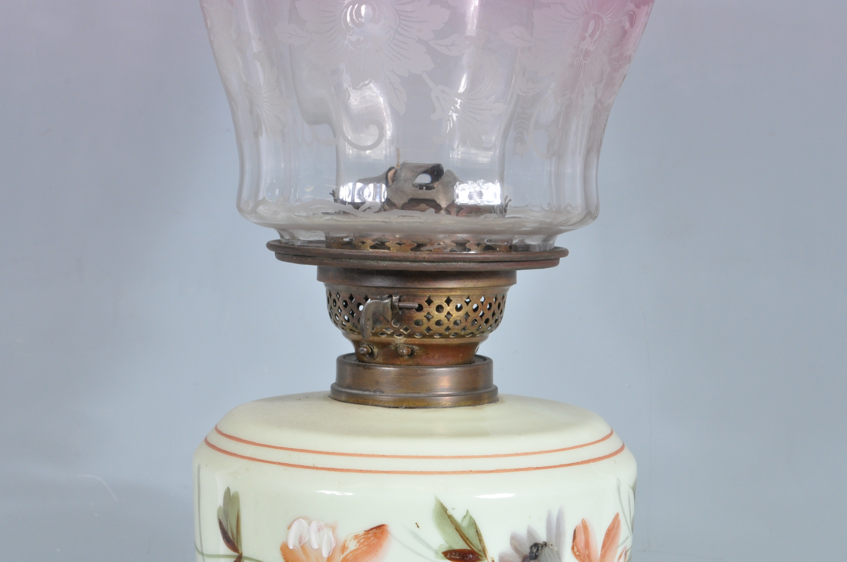 LATE 19TH CENTURY VICTORIAN CRANBERRY GLASS OIL LAMP - Image 5 of 8