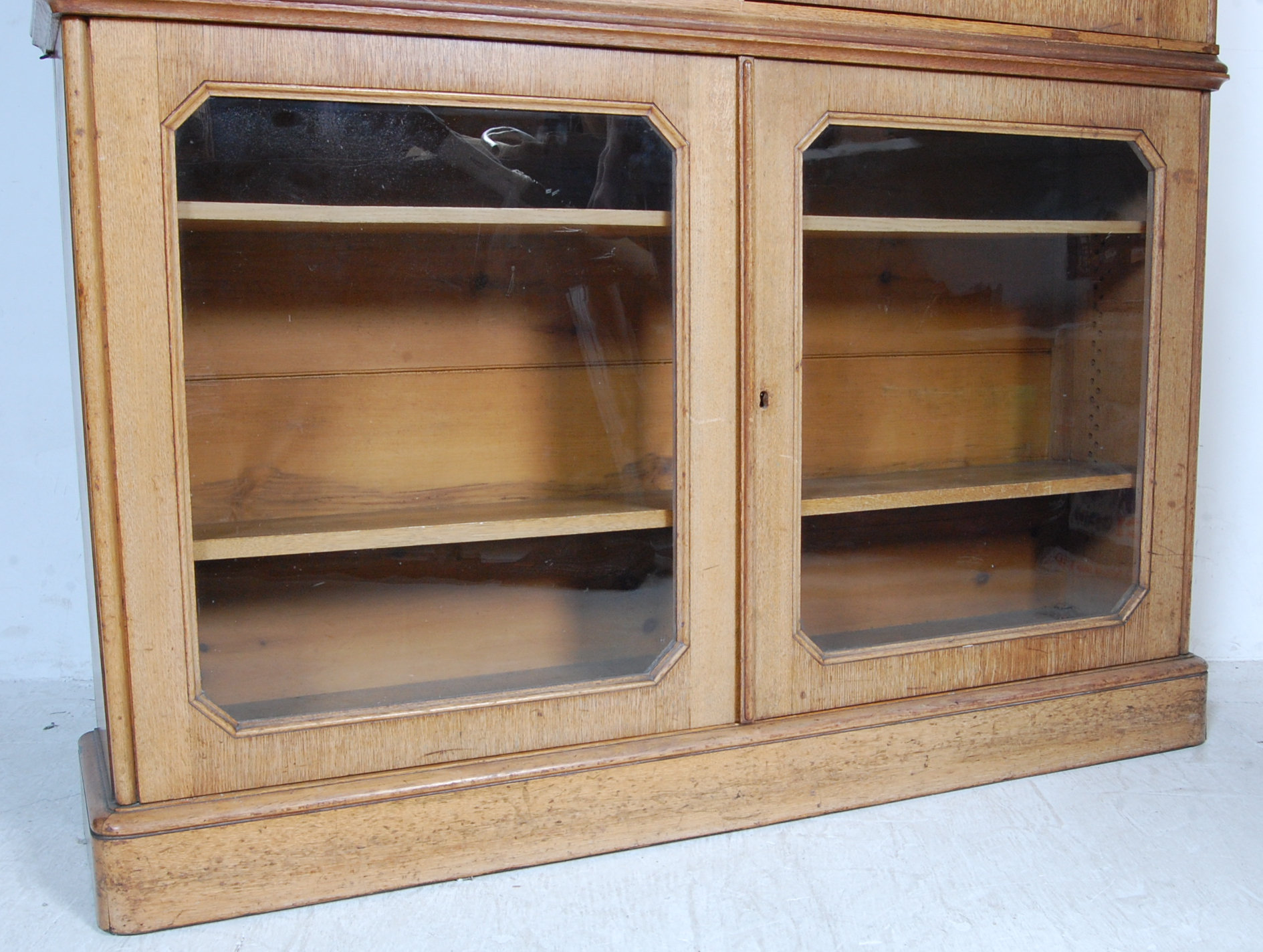 VICTORIAN 19TH CENTURY LARGE DOUBLE OAK LIBRARY BOOKCASE - Image 4 of 5